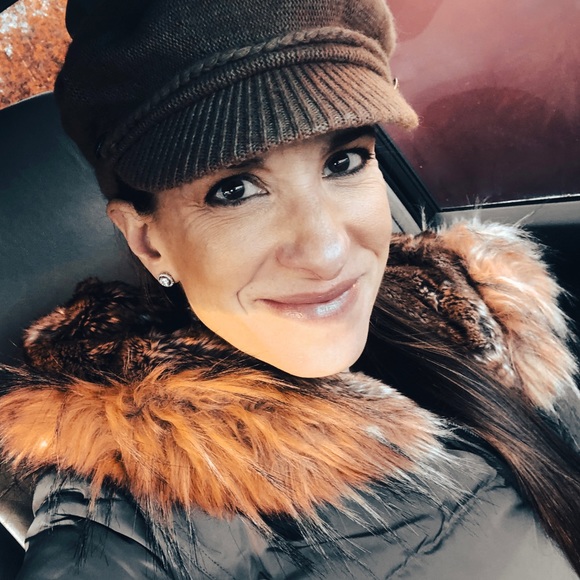 Meet your Posher, Tina - Picture 2 of 2